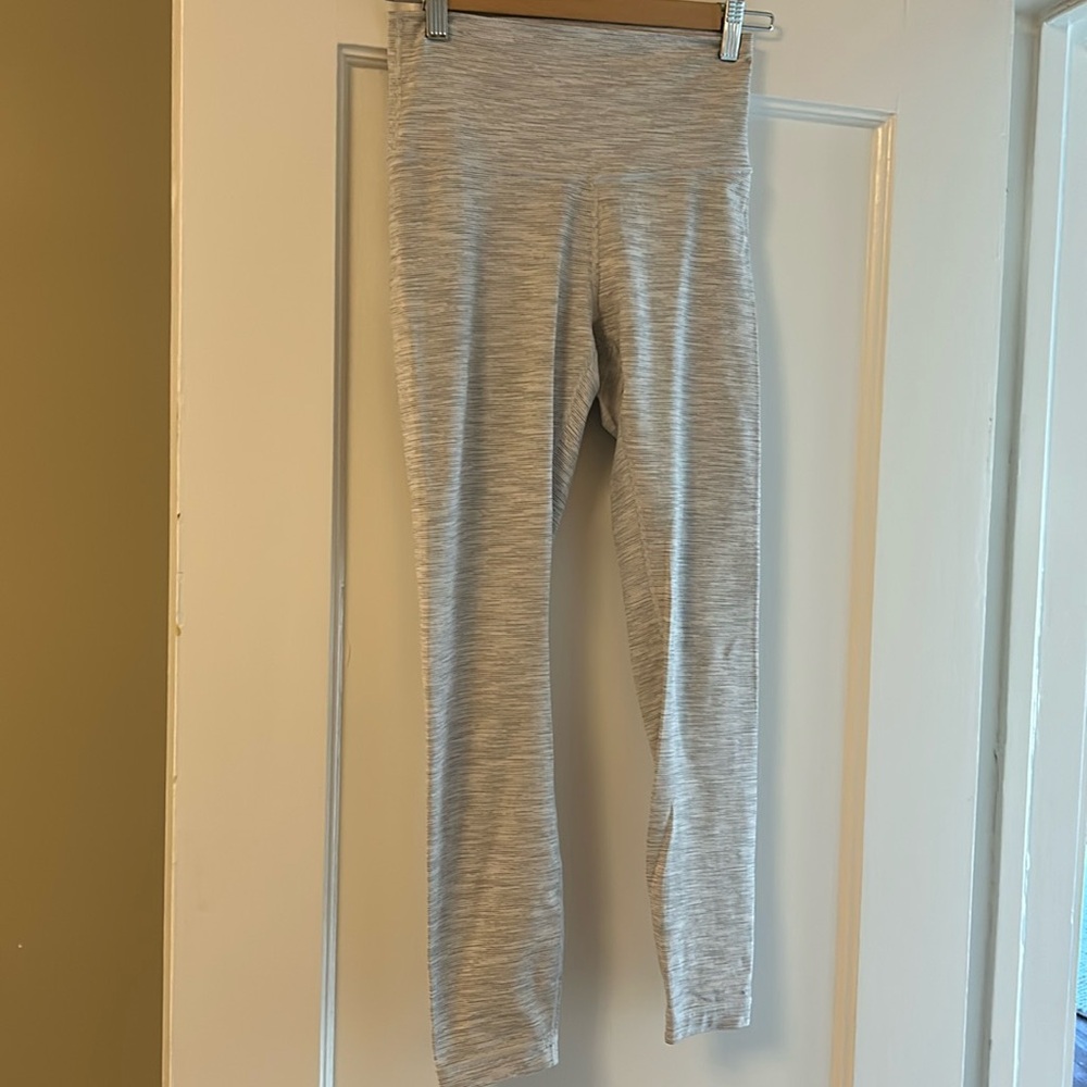 Wunder Under High-Rise Tight 28"
Luon